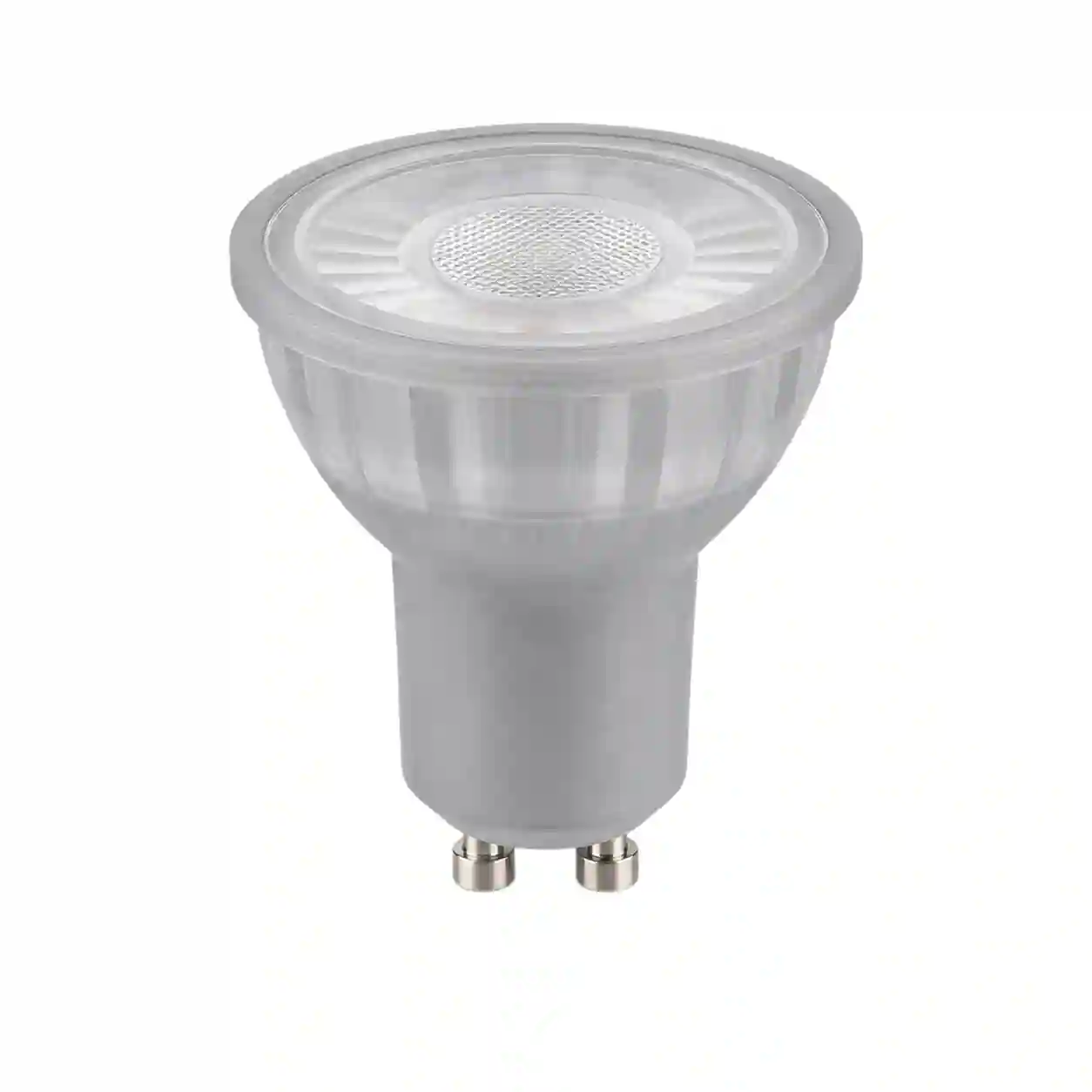 LED žárovka GU10 se skleněným tělem izolovaná na bílém pozadí